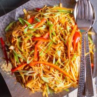 VEGETABLE HAKKA NOODLES